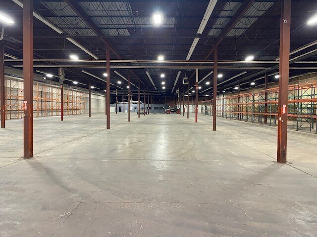 More Photos Of 615 W Wilshire Blvd, Oklahoma City Warehouse For Sale