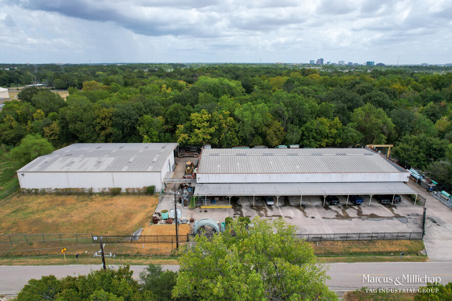 Primary Photo Of 11918 Adel Rd, Houston Warehouse For Sale