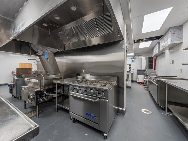 More Photos Of 185 N Lena St, Ridgway General Retail For Lease