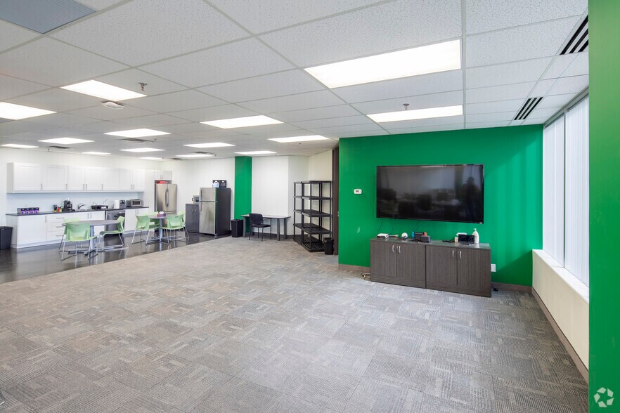 More Photos Of 90 Allstate Pky, Markham Unknown For Lease