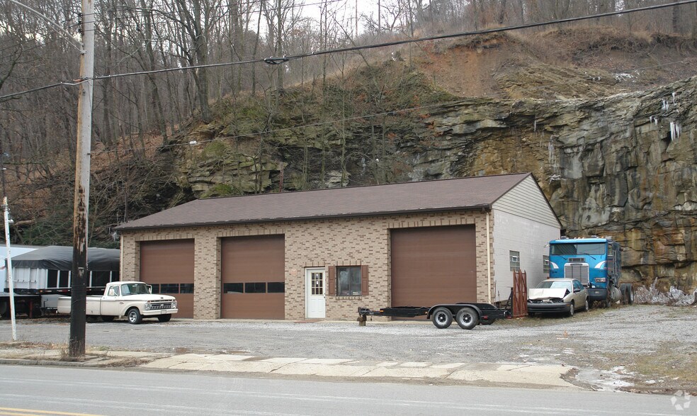 Primary Photo Of 1235 Evergreen Rd, Pittsburgh Auto Repair For Sale