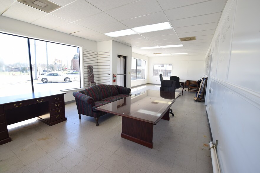 More Photos Of 2 N Greenwood Ave, Ware Shoals Freestanding For Sale