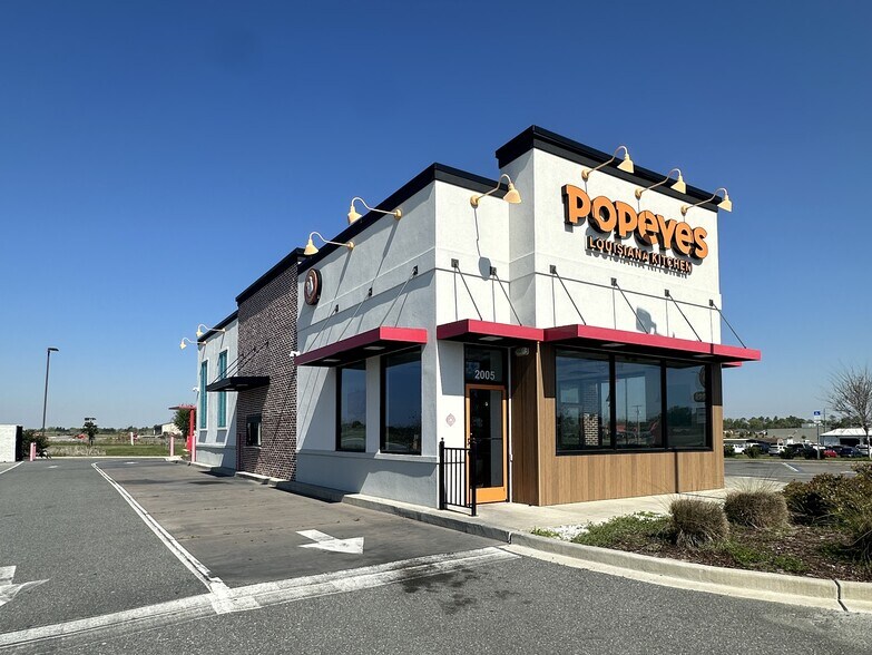 Primary Photo Of 2005 Ohio Ave N, Live Oak Fast Food For Lease