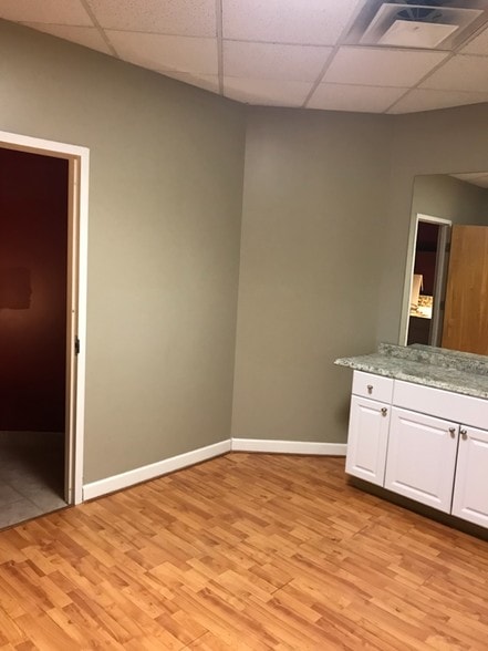 More Photos Of 6750 Orchard Lake Rd, West Bloomfield Freestanding For Sale