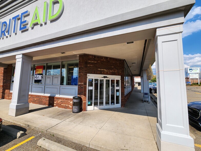 More Photos Of 242 Lincoln Way W, Massillon General Retail For Sale