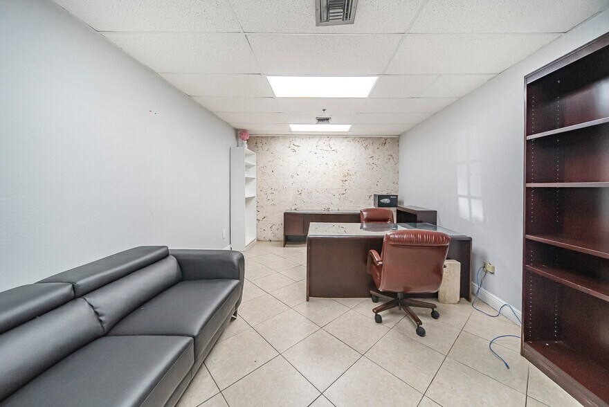 More Photos Of 3018 NW 79th Ave, Doral Warehouse For Lease