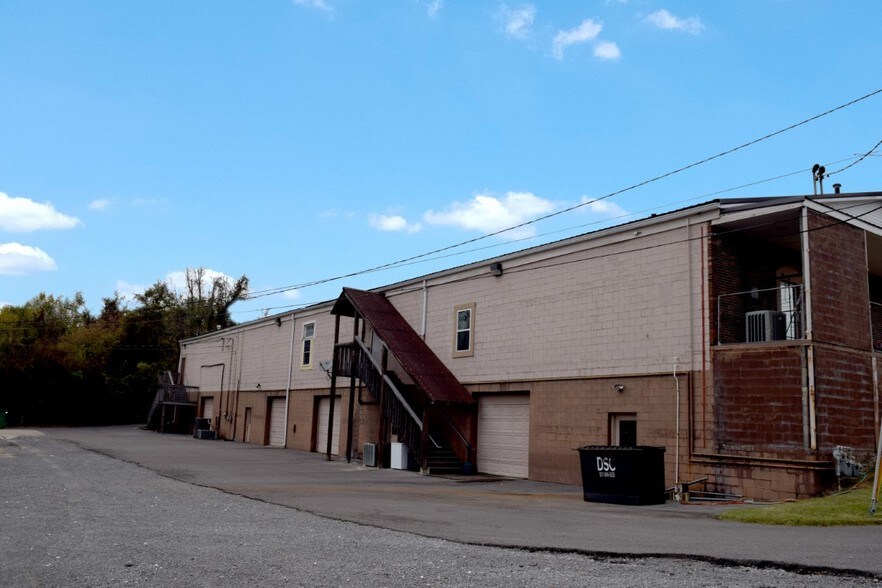 More Photos Of 875 Union St, Shelbyville Storefront Retail Office For Sale