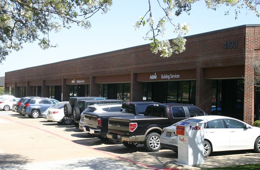 More Photos Of 4100-4108 Amon Carter Blvd, Fort Worth Showroom For Sale