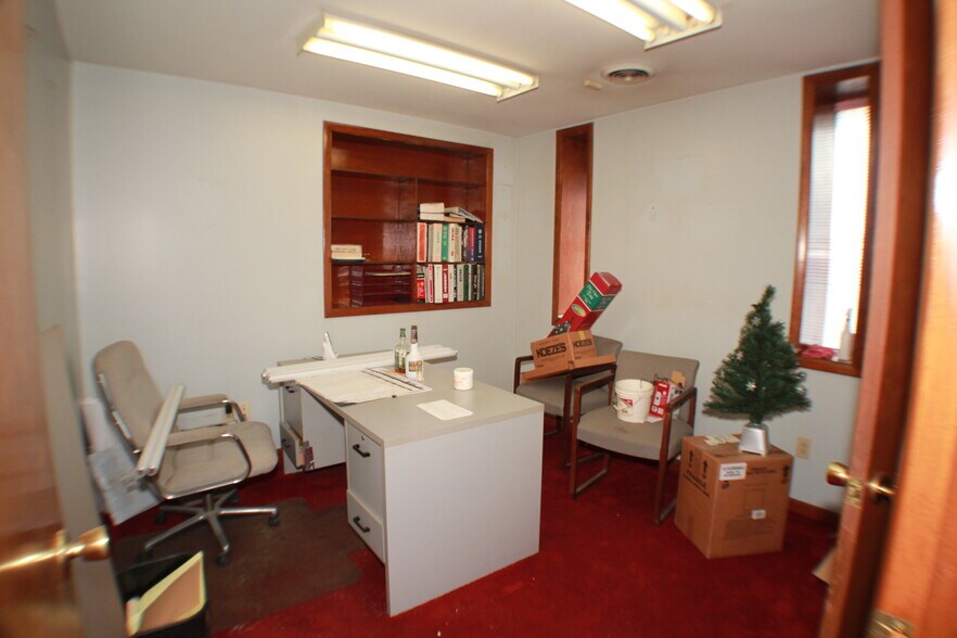 More Photos Of 712 Magee Ave, Jeannette Warehouse For Sale