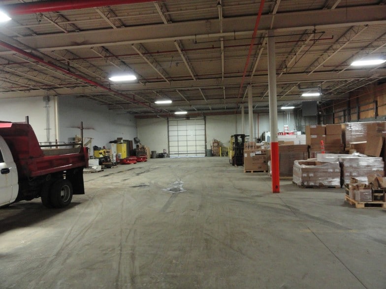 More Photos Of 5928 Court Street Rd, Syracuse Warehouse For Lease