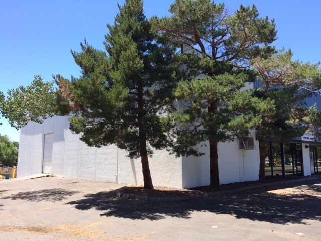 More Photos Of 131-137 Coney Island Dr, Sparks Warehouse For Lease