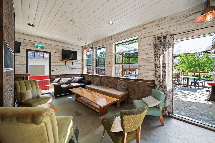 More Photos Of 7439 Frontier St, Pemberton Restaurant For Sale