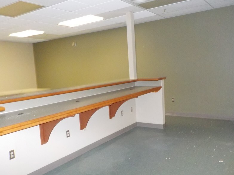 More Photos Of 5700 N Exp 77/83, Brownsville Medical For Lease