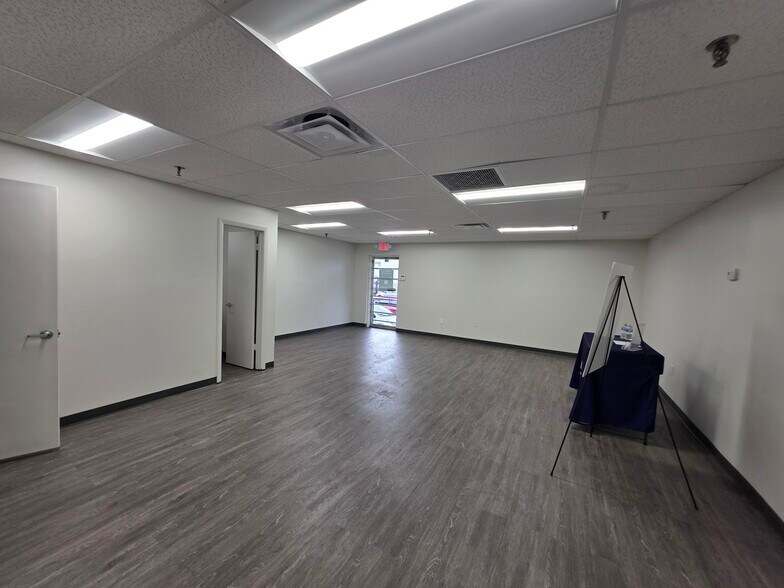 More Photos Of 503-553 W Grant St, Orlando Warehouse For Lease