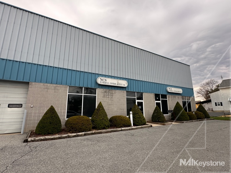 More Photos Of 1114-1124 Commons Blvd, Reading Flex For Sale