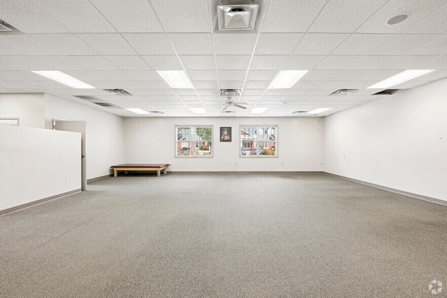 More Photos Of 1553 Janmar Rd, Snellville Medical For Lease