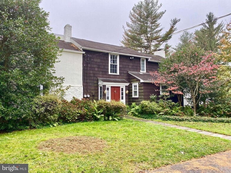 More Photos Of 1192 Middletown Rd, Media Restaurant For Sale