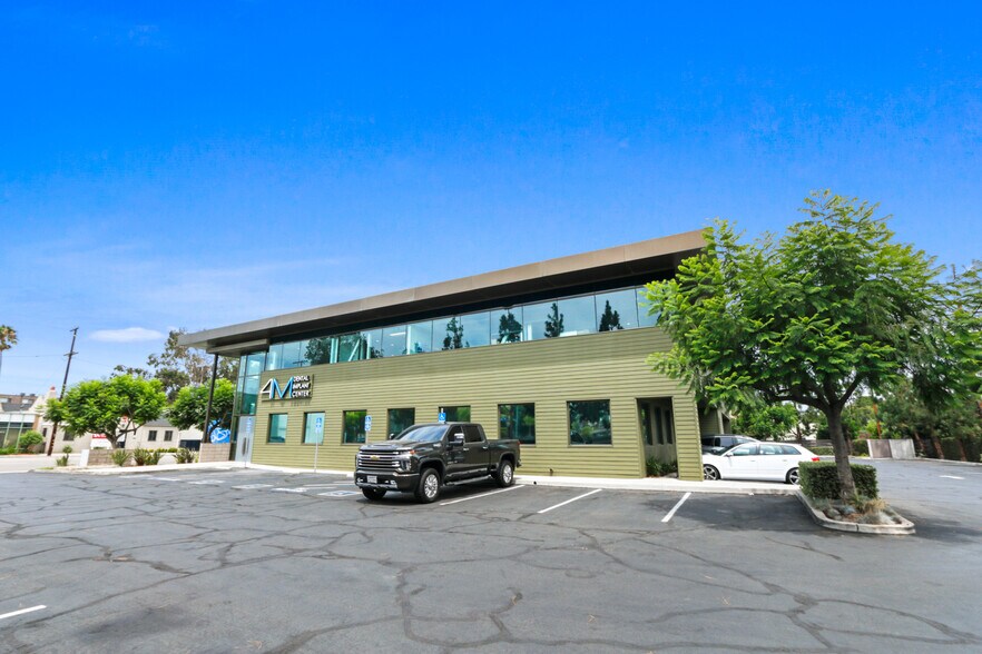 More Photos Of 3918 Long Beach Blvd, Long Beach Medical For Lease