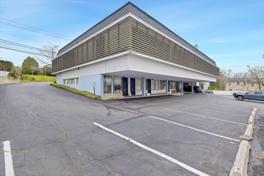 More Photos Of 100 S Highland Ave, Ossining Office For Sale
