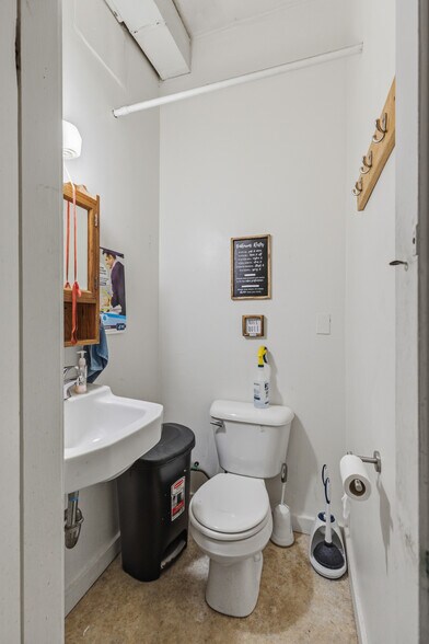 More Photos Of 36 Carpenter Street St, Keene Office For Sale