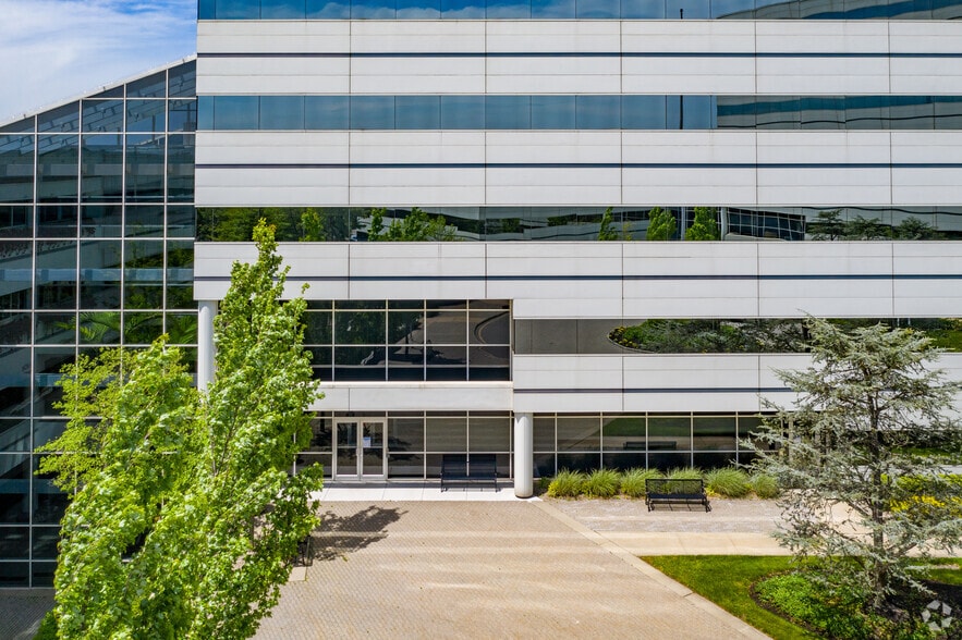 More Photos Of 6000 Midlantic Dr, Mount Laurel Unknown For Lease