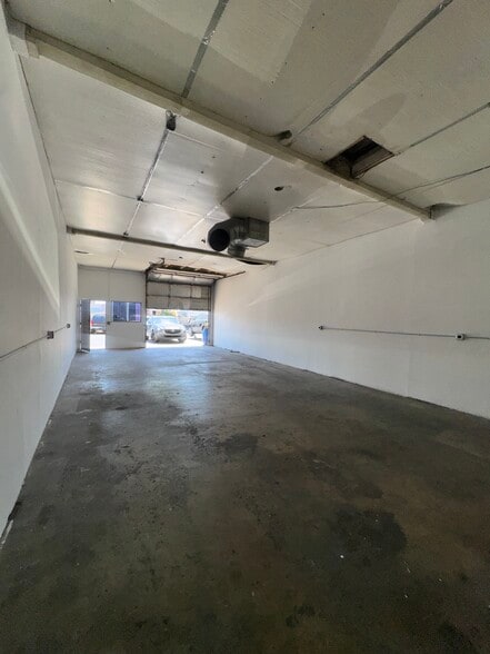 More Photos Of 2302-2320 Cabrera Ave, San Bernardino Service For Lease