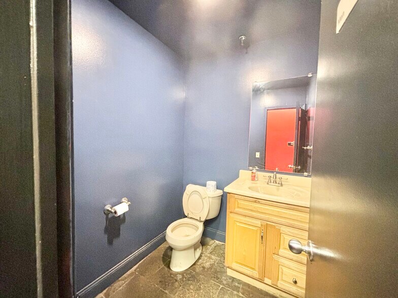 More Photos Of 20 Crescent St, Stamford Warehouse For Sale