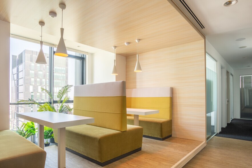 More Photos Of 60-66 Pearl St, Portland Coworking Space