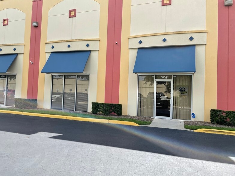 More Photos Of 6600-6626 Kingspointe Pky, Orlando Distribution For Lease