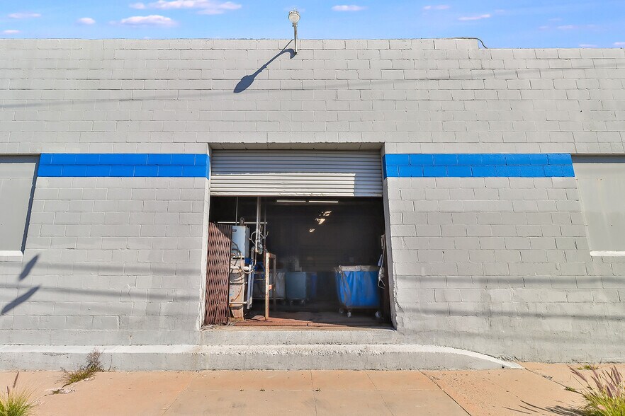 More Photos Of 6846-6856 Tujunga Ave, North Hollywood Manufacturing For Sale