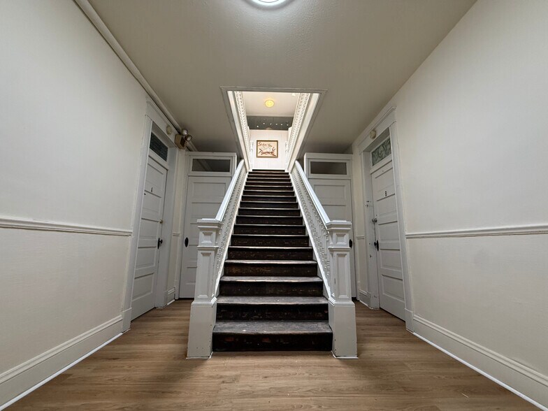 More Photos Of 42-44 W High St, Springfield Apartments For Sale