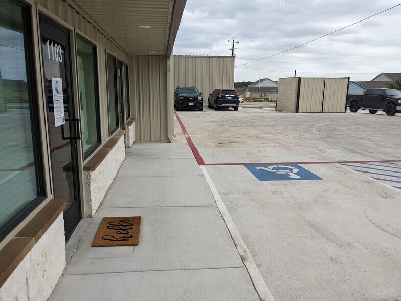 More Photos Of 105 Schumanns Beach Rd, New Braunfels Office For Lease