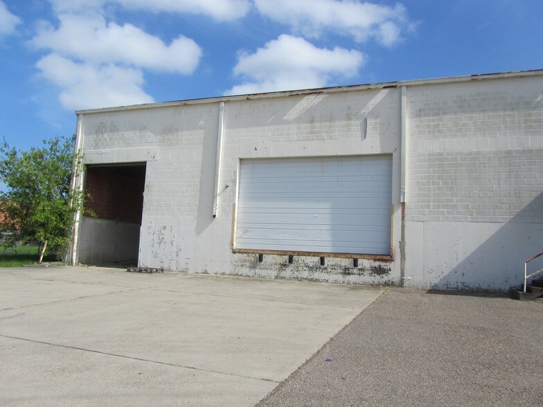 More Photos Of 2621 Lipan St, Corpus Christi Warehouse For Sale