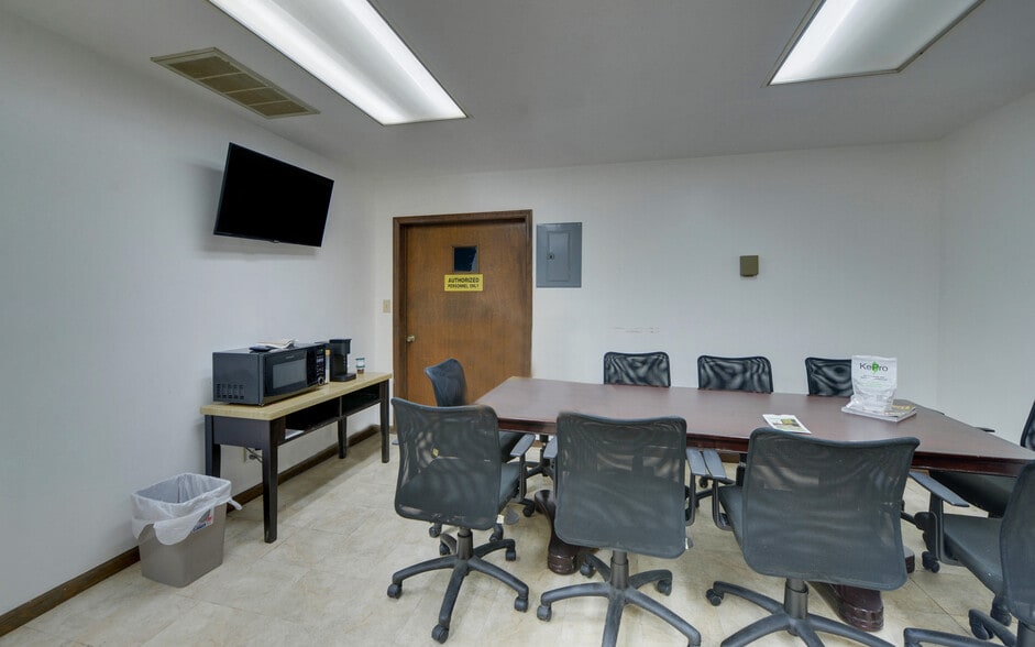 More Photos Of 250 E Currahee St, Toccoa Warehouse For Sale