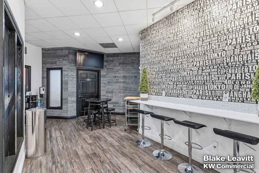 More Photos Of 5844 S Pecos Rd, Las Vegas Medical For Sale