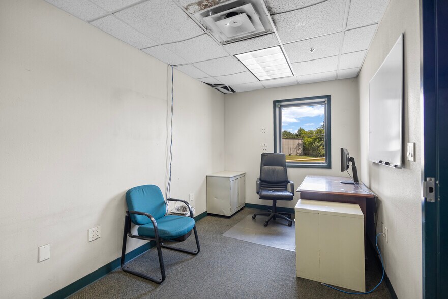 More Photos Of 2307 E Erwin St, Tyler Manufacturing For Lease