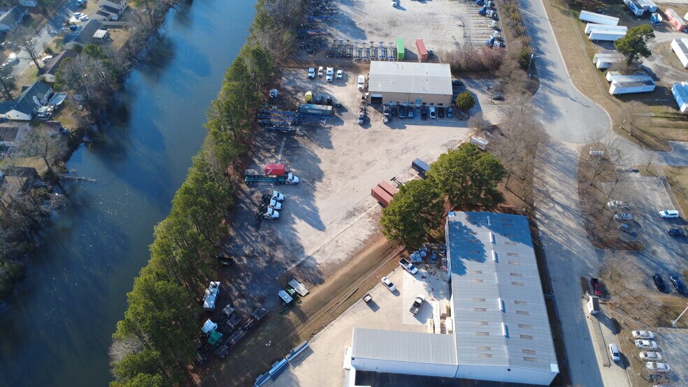 More Photos Of 3317 Business Center Dr, Chesapeake Service For Lease