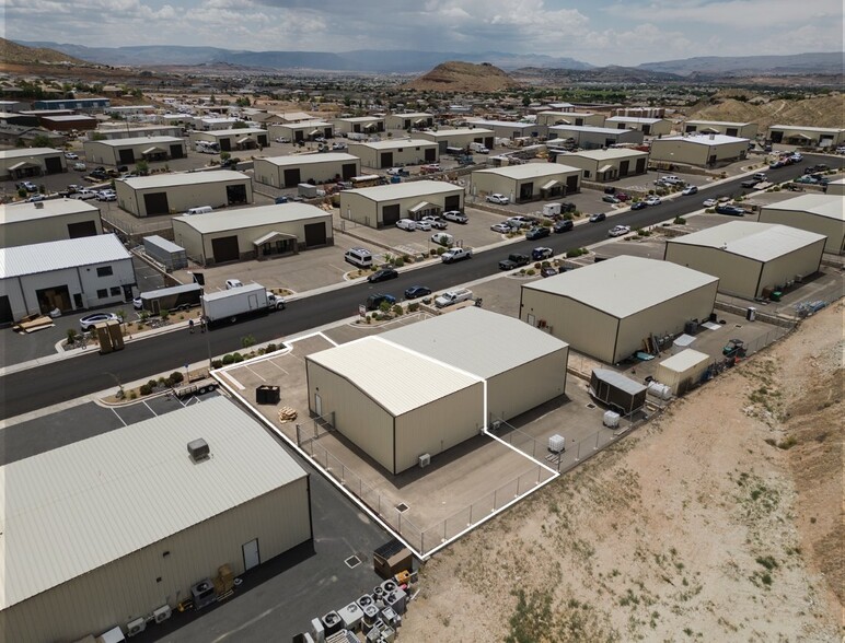More Photos Of 1487 E Hillcrest Dr, Washington Warehouse For Lease
