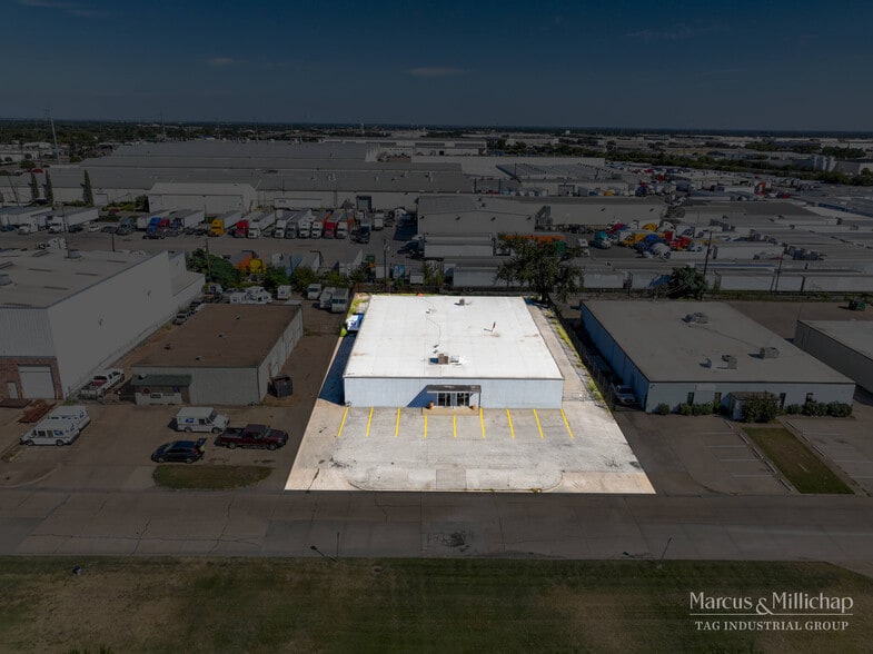 More Photos Of 614 Easy St, Garland Warehouse For Sale