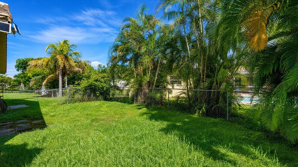More Photos Of 11281 NW 39th St, Coral Springs Multifamily For Sale