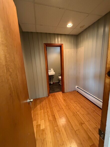 More Photos Of 93 Market Sq, Newington Office For Sale