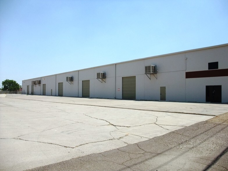 More Photos Of 3636 W Buckeye Rd, Phoenix Warehouse For Lease