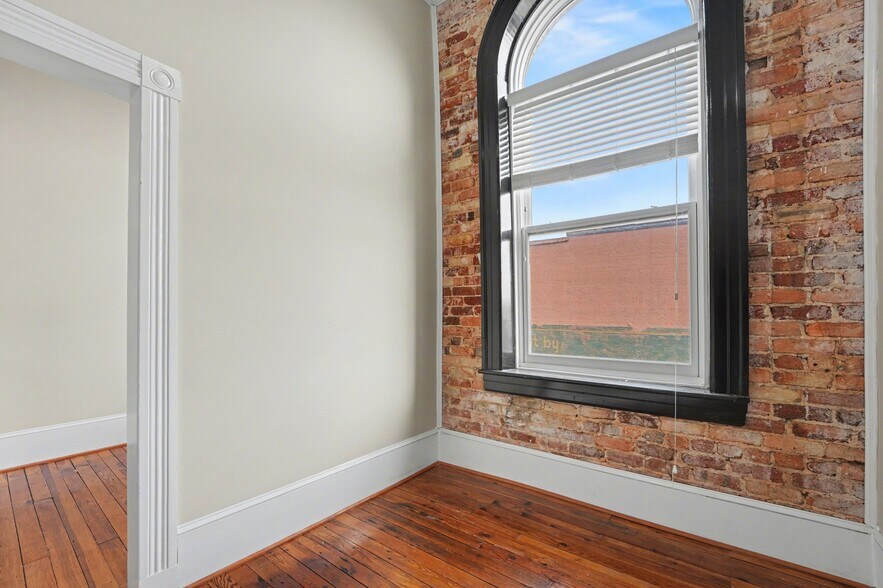 More Photos Of 188 N Main St, Mooresville Storefront Retail Office For Sale