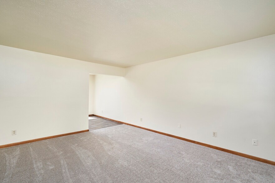 More Photos Of 926 Russell Ave, Akron Apartments For Sale