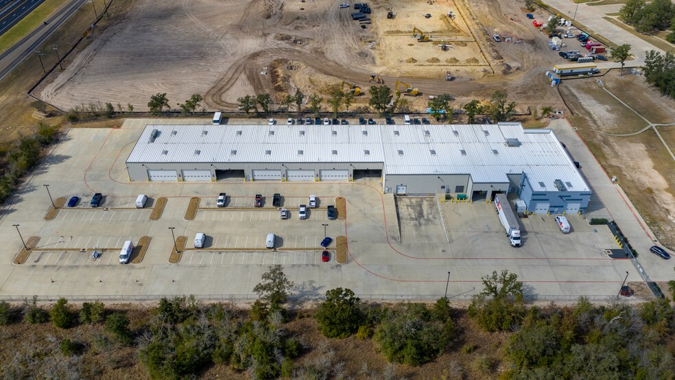 More Photos Of 4952 Lakeway Dr, College Station Industrial For Sale