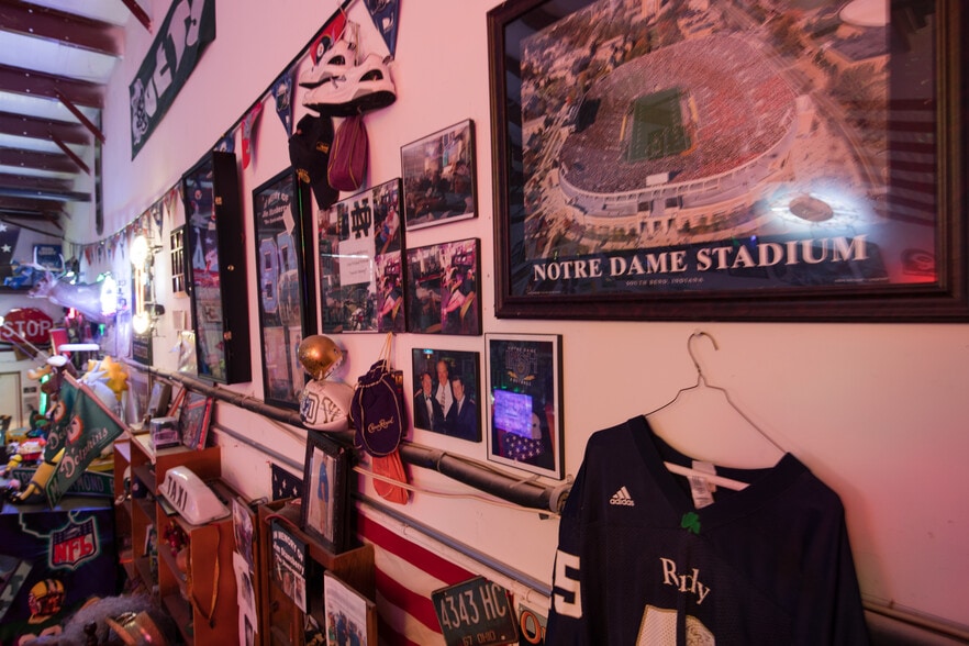 More Photos Of 1090 Knight's Trail Rd, North Venice Light Distribution For Sale