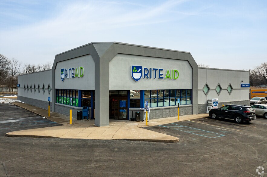 Primary Photo Of 6026 Lapeer Rd, Burton Storefront Retail Residential For Sale