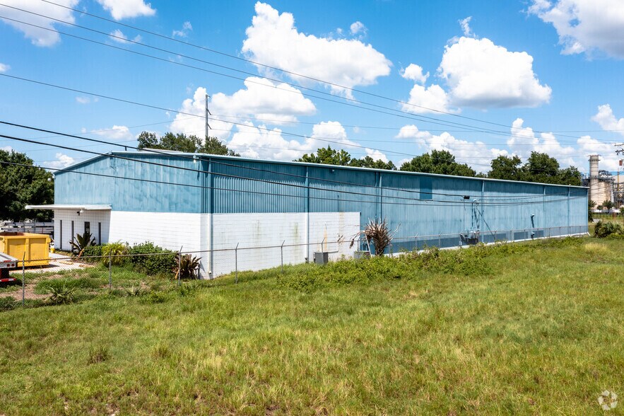 More Photos Of 220 Recker Hwy, Auburndale Warehouse For Lease
