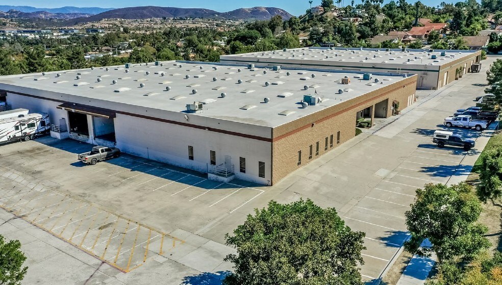 More Photos Of 929 Poinsettia Ave, Vista Unknown For Lease