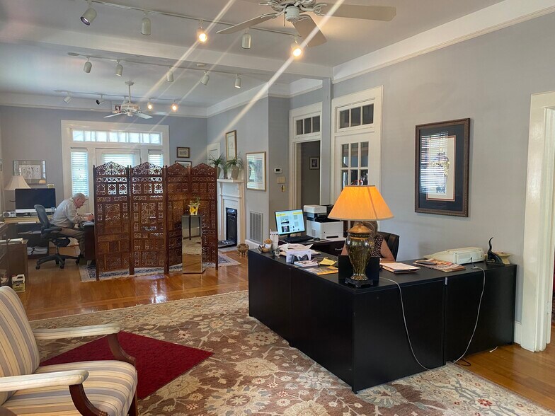 More Photos Of 717 King St, Columbia Office For Sale